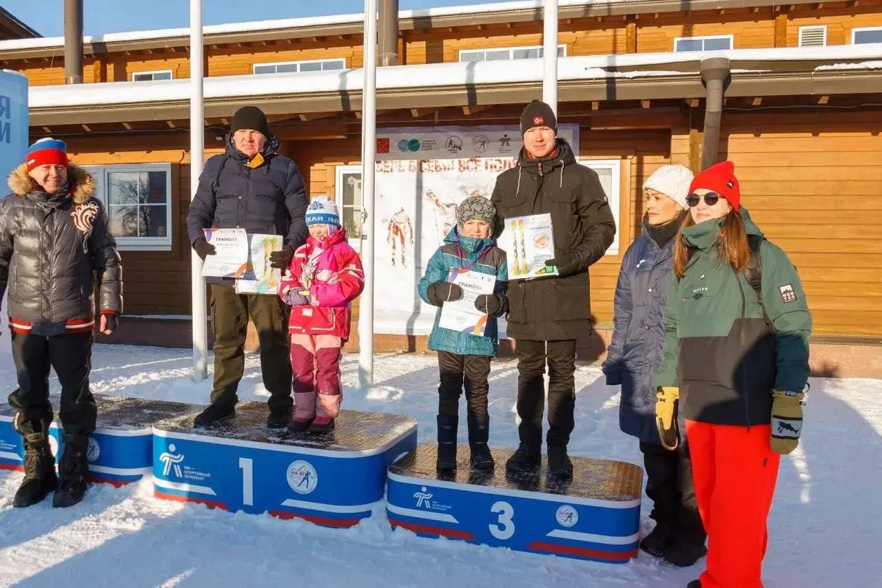 ⛷ Семейные победы 1 «Б» класса: на лыжах к успеху!  Наши первоклассники продолжают радовать своими с