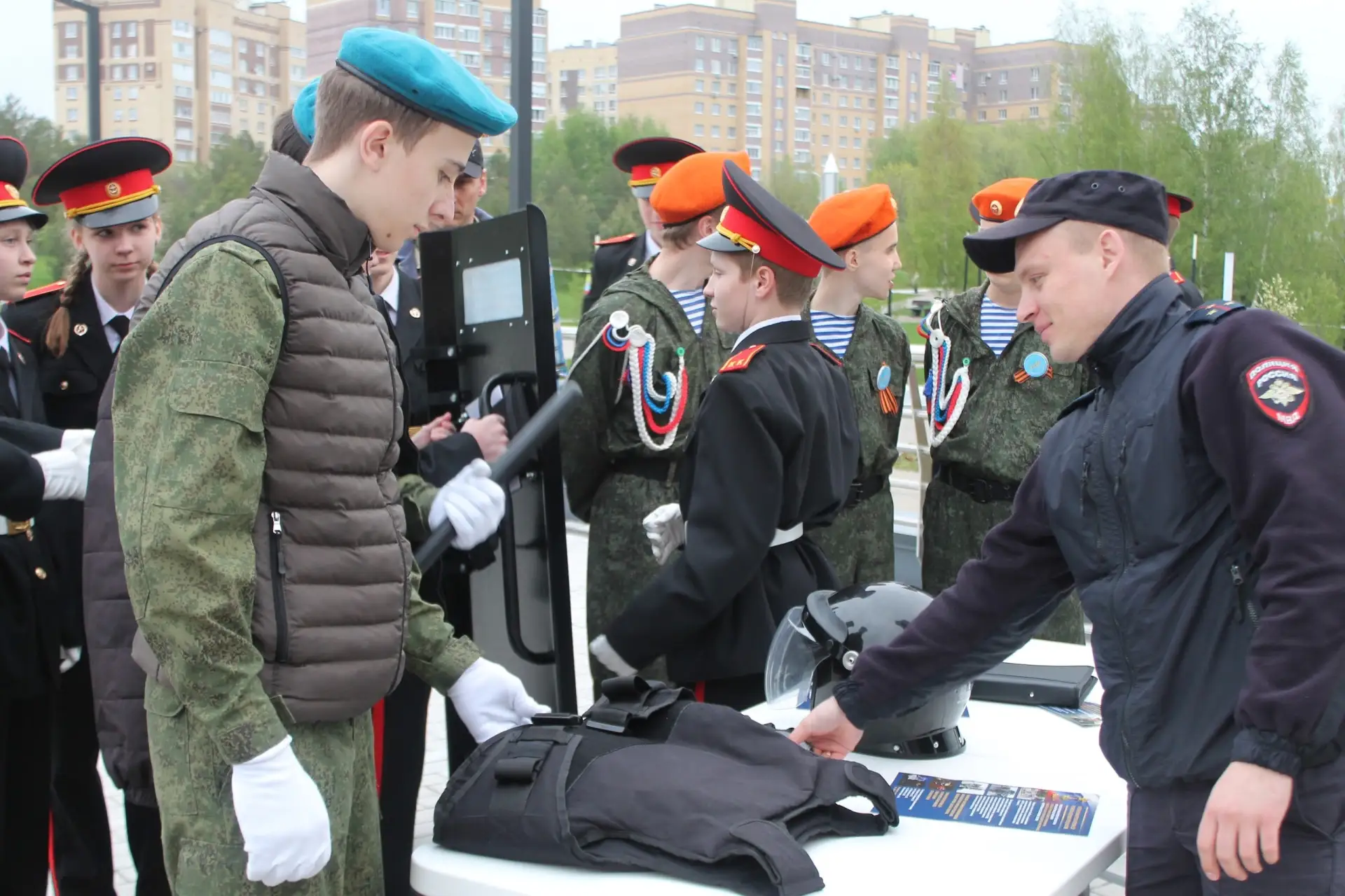 В рамках открытия регионального этапа всероссийской военно-патриотической игры «Зарница 2.0» для ста