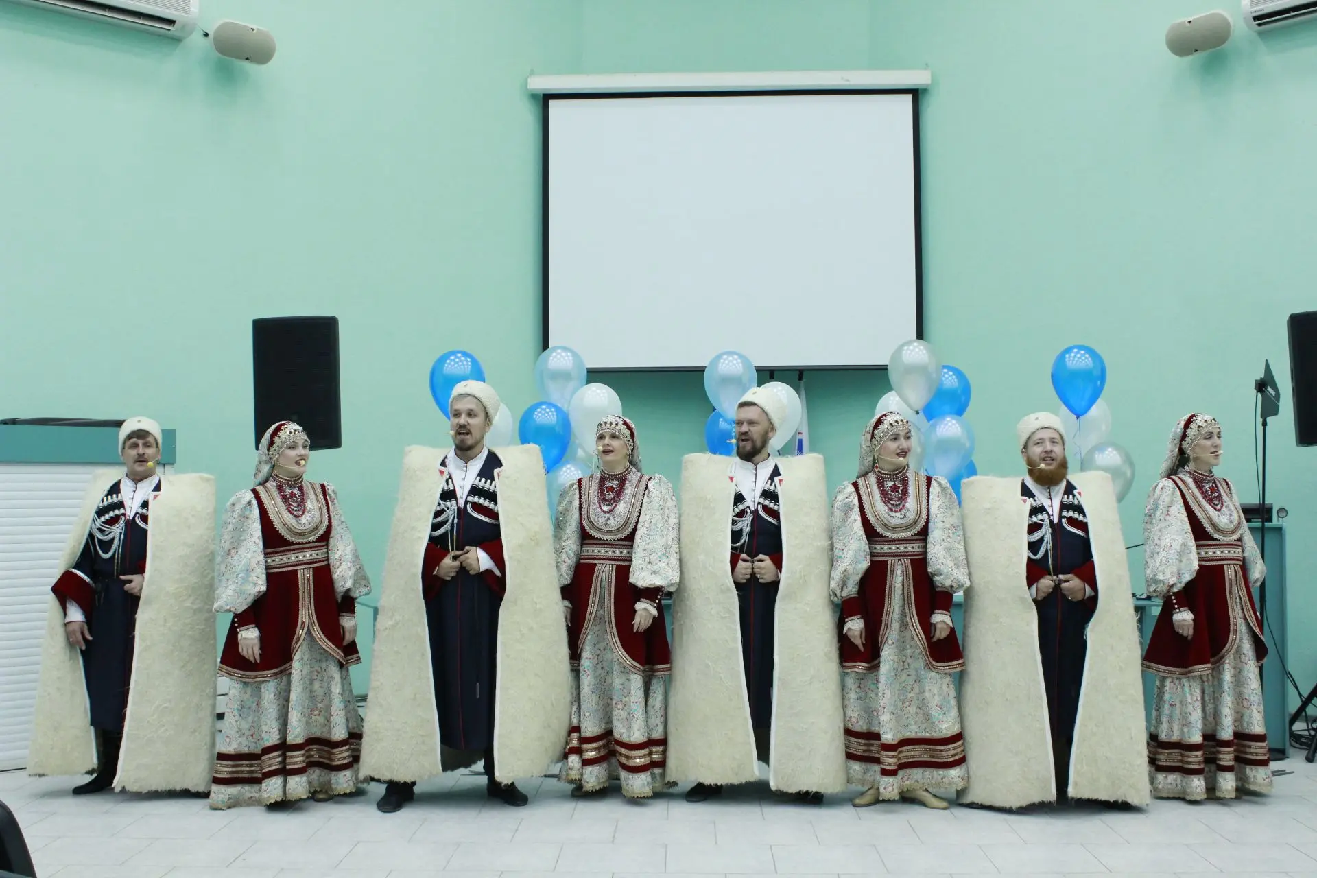 🏥💐Главный профессиональный праздник в главной больнице: чествование сотрудников АМОКБ

В преддвери