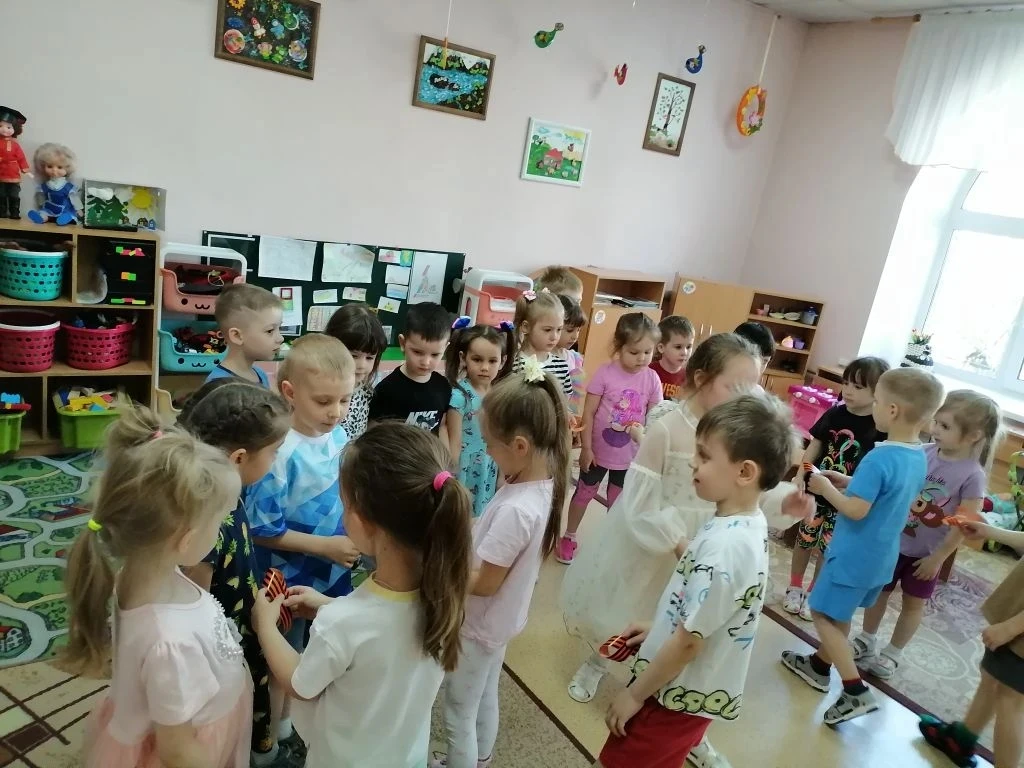 Акция «Георгиевская ленточка»
Воспитанники старшей группы № 9 приняли активное участие в патриотичес