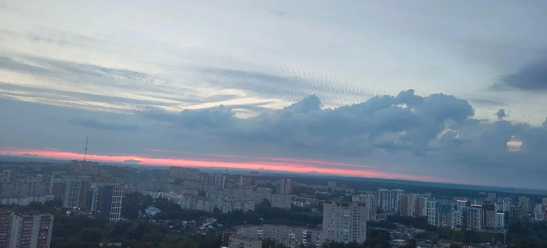📸 Фото заката от нашего слушателя Максима 😍