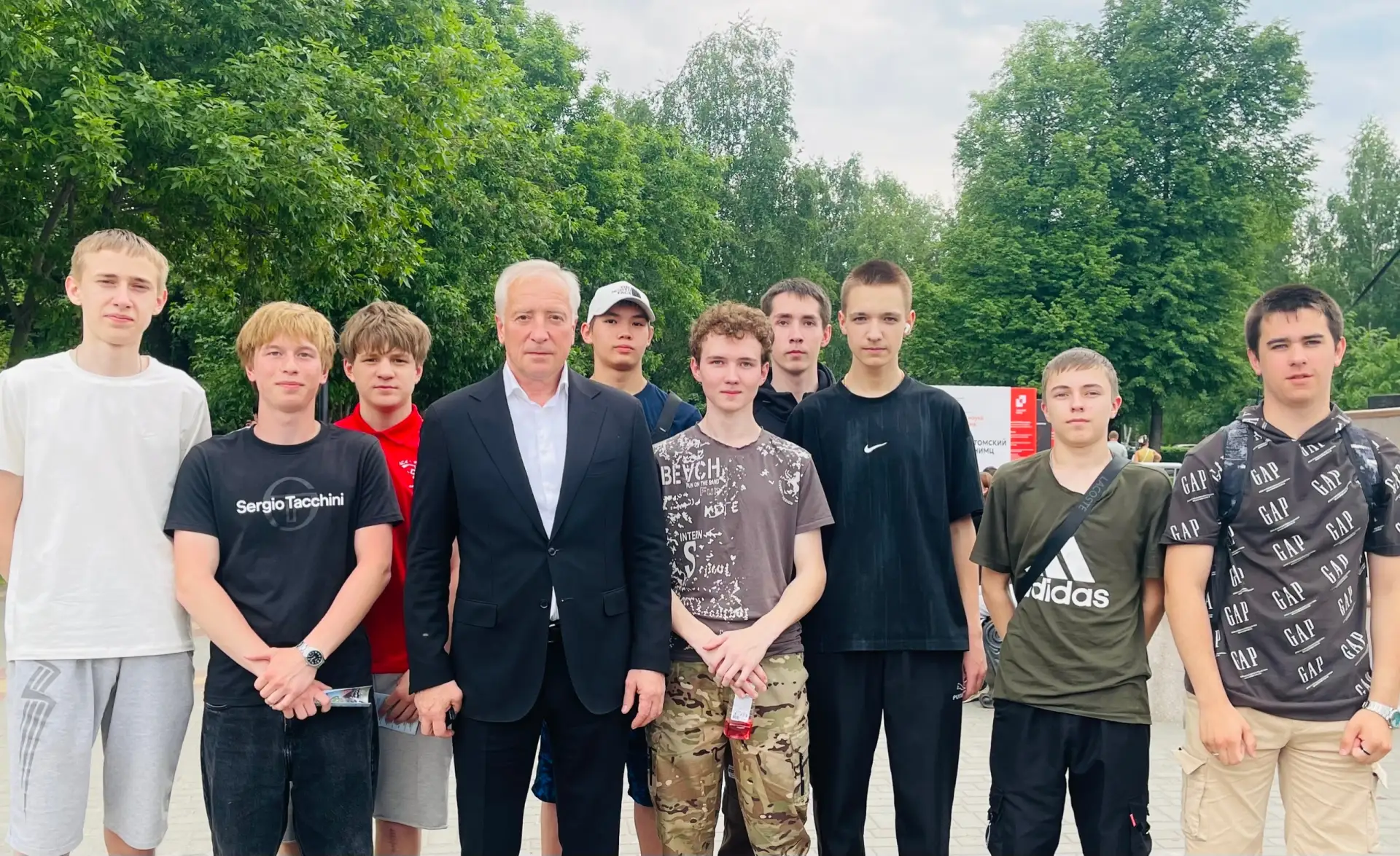Один день с полицией России.

Приняли участие в акции «Один день с полицией России», которая позволи