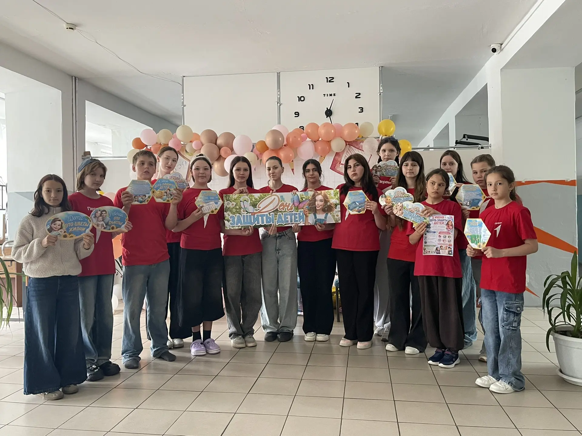 👧👦1 июня — День защиты детей

Детство не измеряется возрастом. Оно измеряется количеством объятий,