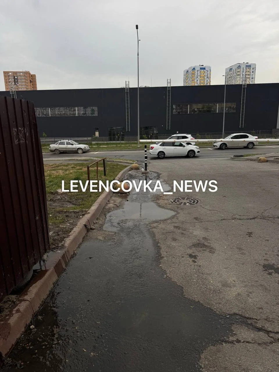 Еляна 68. Проблема была решена буквально на один день, и сегодня вновь родниковая вода,...