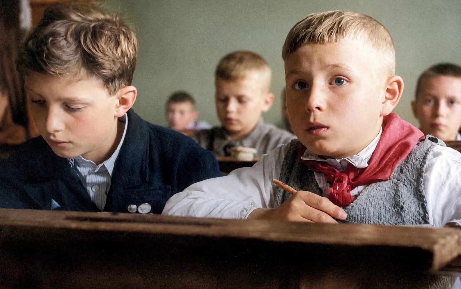 Вот и начались учебные будни: уроки, лекции, конспекты… И, конечно же, домашние задания...