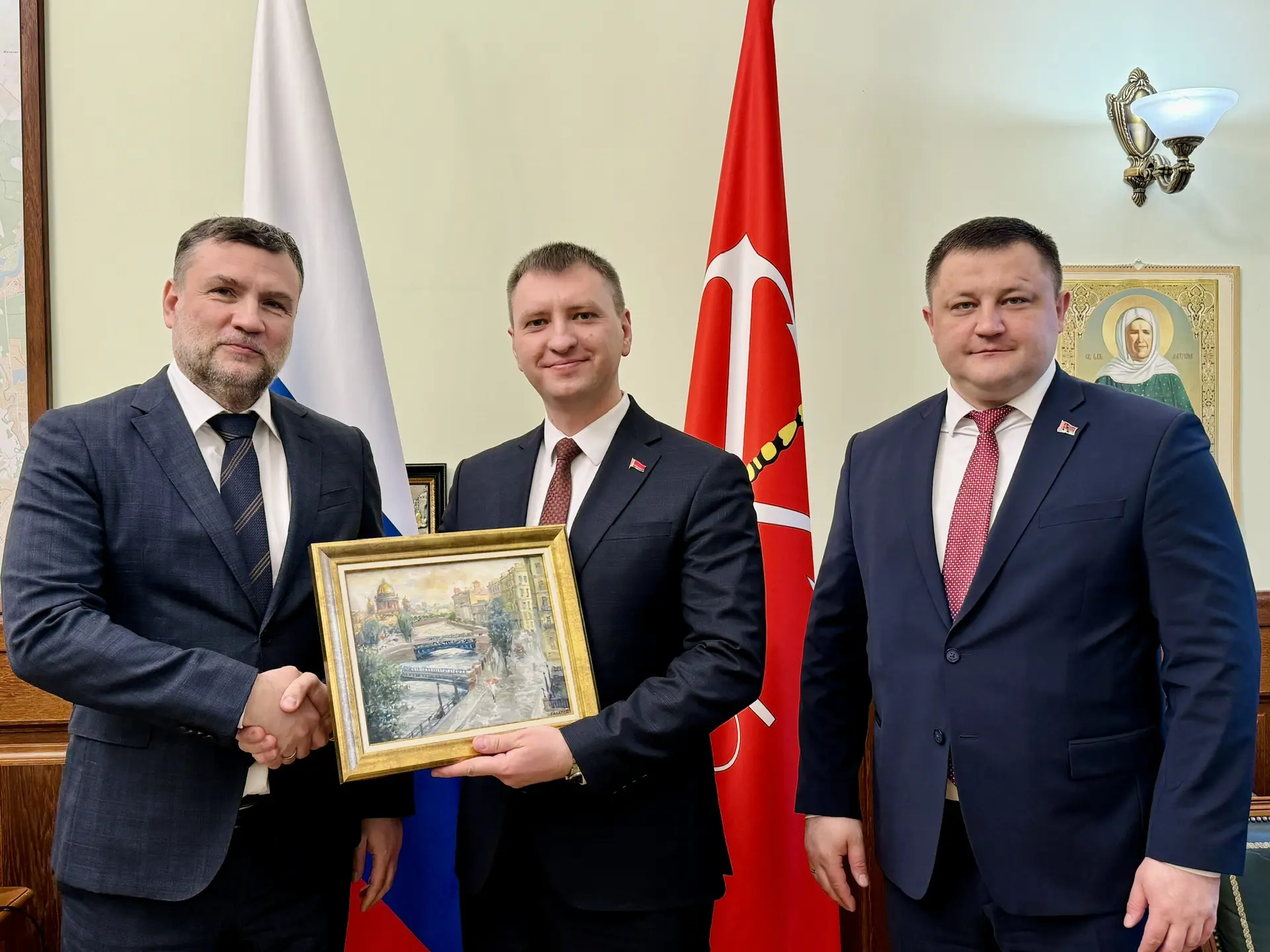 Сегодня провел рабочую встречу с генеральным директором ОАО «АМКОДОР» Александром Ефимовым, генераль