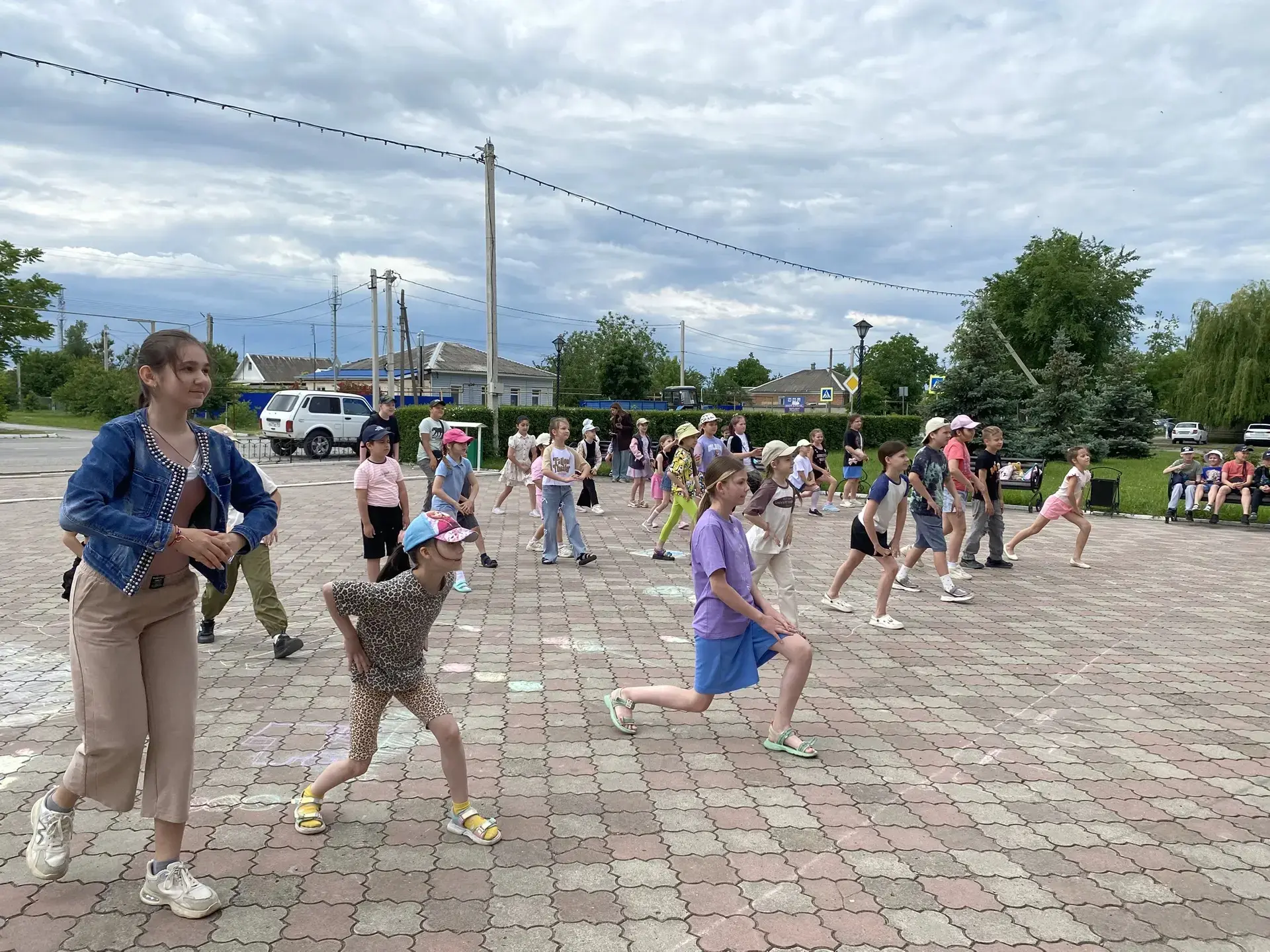 5 июня дети пришкольного лагеря "Солнышко" посетили  Романовский РДК, где их ждал насыщ...