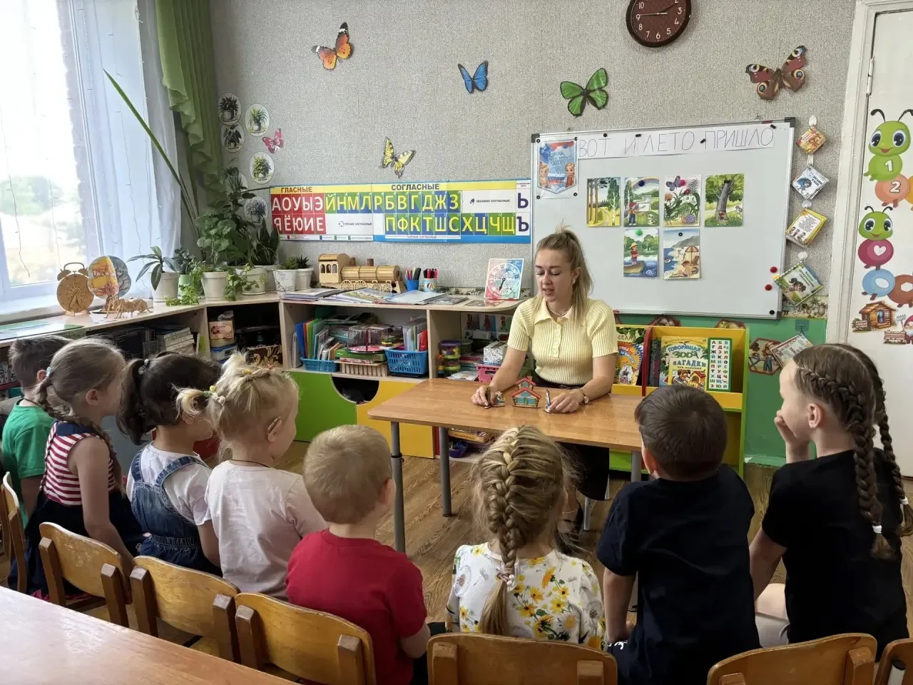 Сегодня ребята средней группы №5 с большим энтузиазмом и увлечением инсценировали русск...