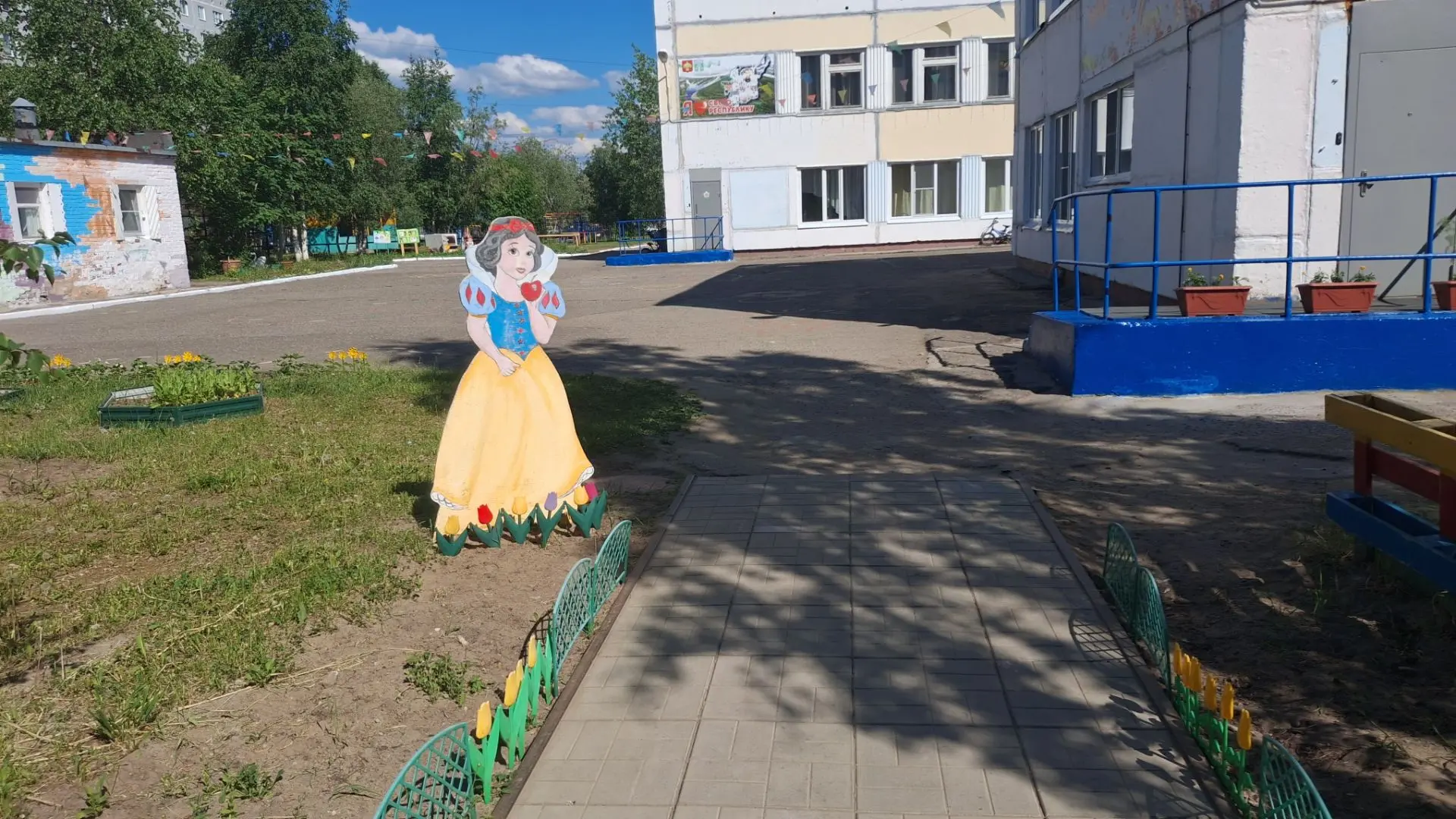 🌞 Лето — время преображения! 🌿

Лето в детском саду — это не только солнце, ягоды и прогулки, но и