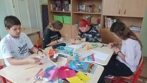 ☀Сегодня с детьми мы творили красоту!
  Подростковый возраст – возраст романтики. 🌼🌺🌼Именно поэто