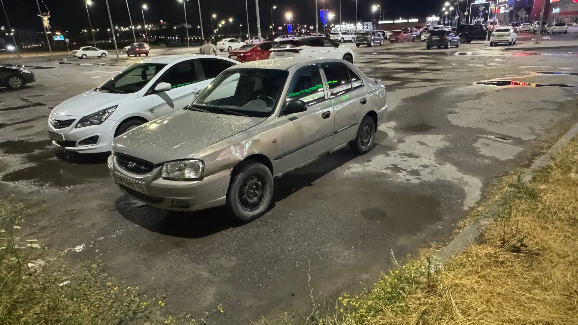 Hyundai Accent 2008 год
Юридически чистая 
Двигатель кпп без нареканий 
Косяки по кузову 
130 т




