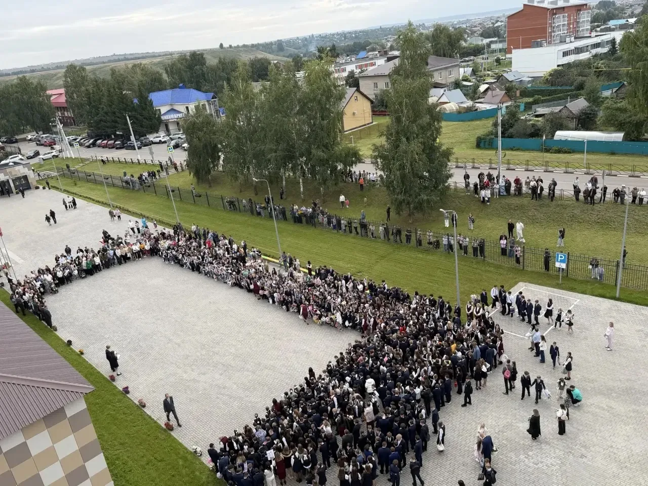 1 сентября МБОУ «Малошильнинская СОШ» радушно открыла свои двери для учеников и педагог...