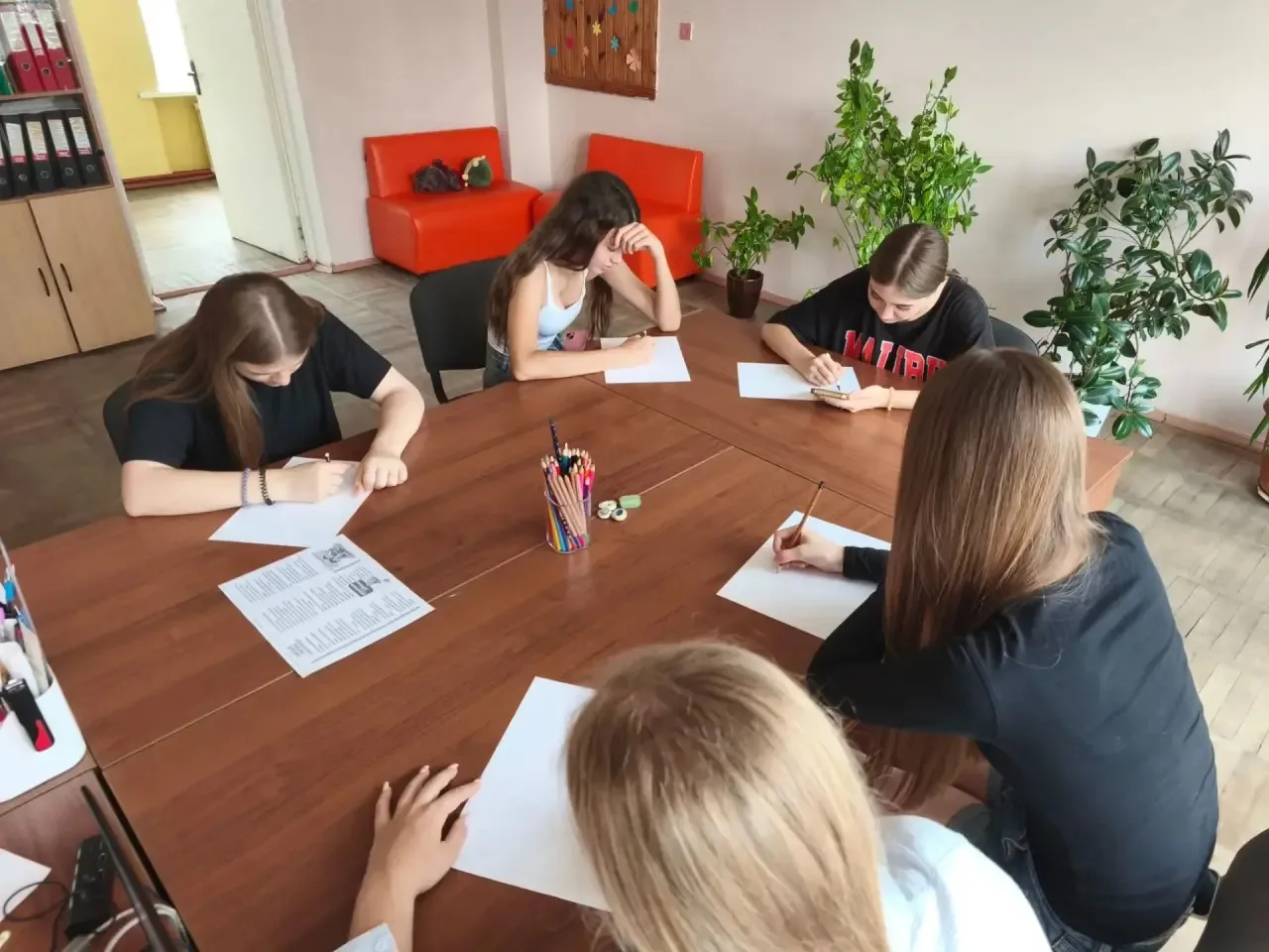 🎨✨ В нашей школе прошёл удивительный творческий конкурс «Права глазами ребёнка»! 👦👧

Как же интер