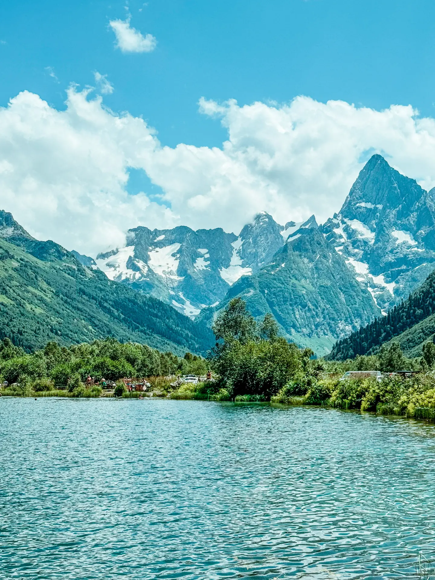 📍Домбай 
Гоначхирское ущелье и озеро Туманлы-Кёль😍🏔️

Протяженность ущелье около 30 км до Клухорс