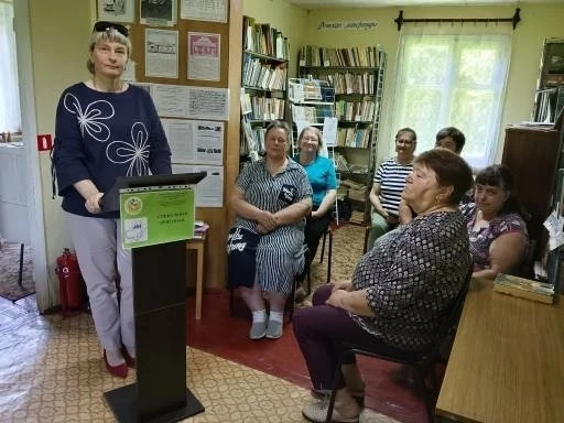 ✨Внимание и забота там, где она нужна: визит социальной приёмной  🏡🚌Сотрудники Ельнинского комплексн