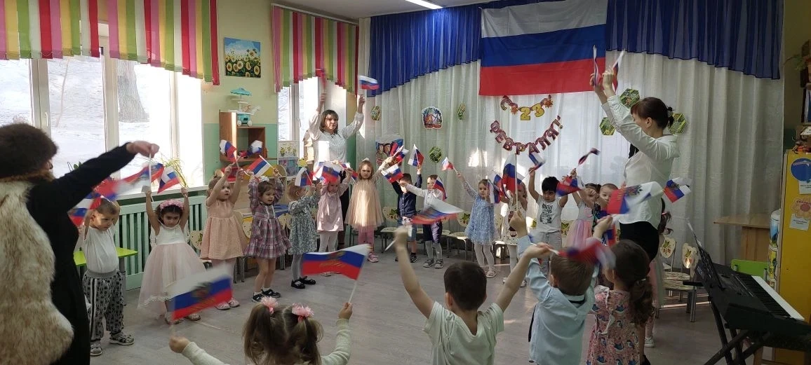 Наш праздник ко Дню защитника Отечества начался с сюрприза — к ребятам в гости заглянул...