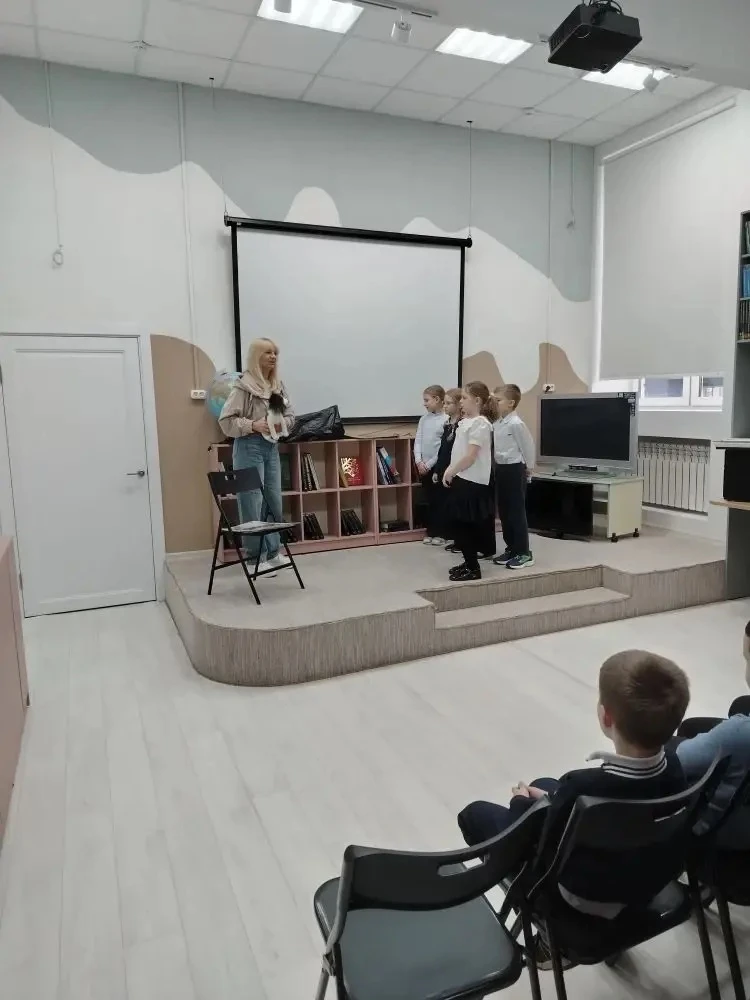 16.04 ребята из 2Е класса с классным руководителем Бабковой Юлией Витальевной посетили Центральную д