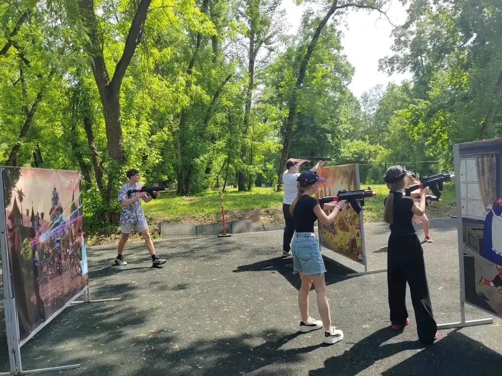 Активный день 9А на базе центра «Гермес»! 💪🔥  Очередной день в школе — это не только парты и доска, 