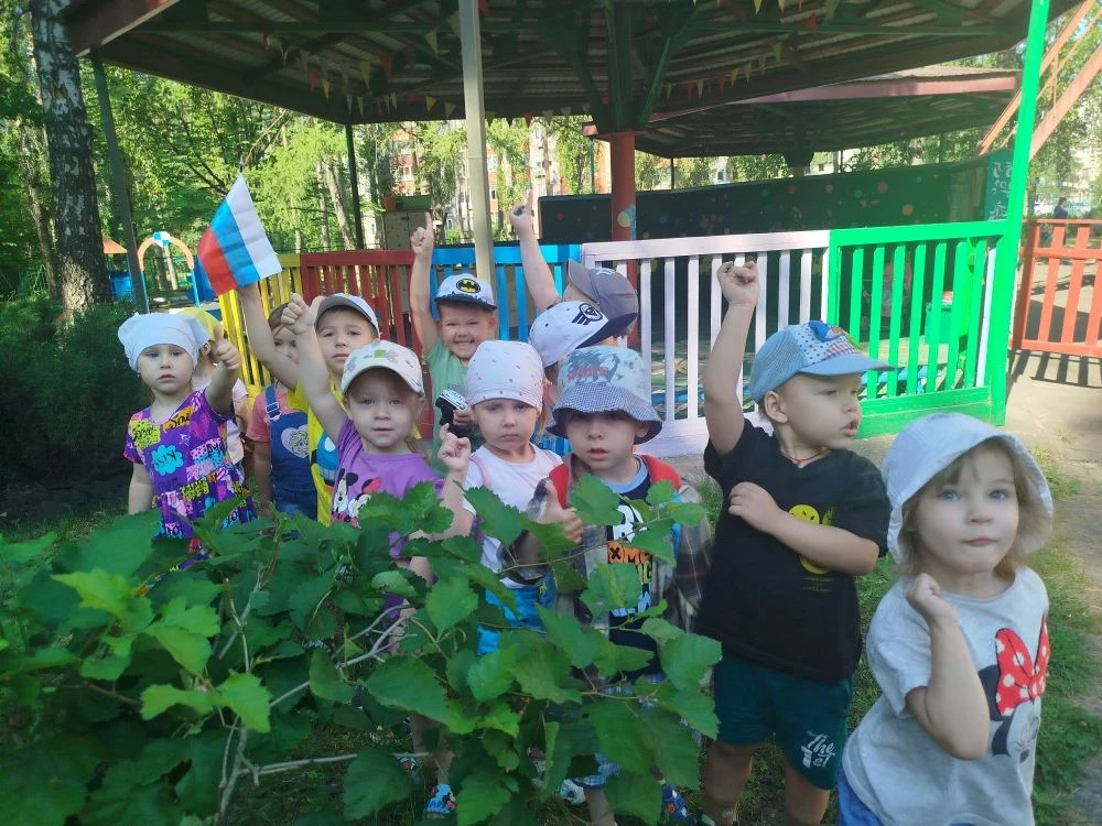 Важная часть воспитания дошкольников ---это воспитание любви к Родине. Конечно, начинаем с малого, д