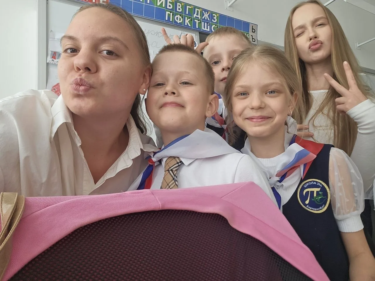 21 и 22 мая прошли завершающие уроки курса "Орлята России" для 1"А" и 1 "З" классов. Ребята поучаств