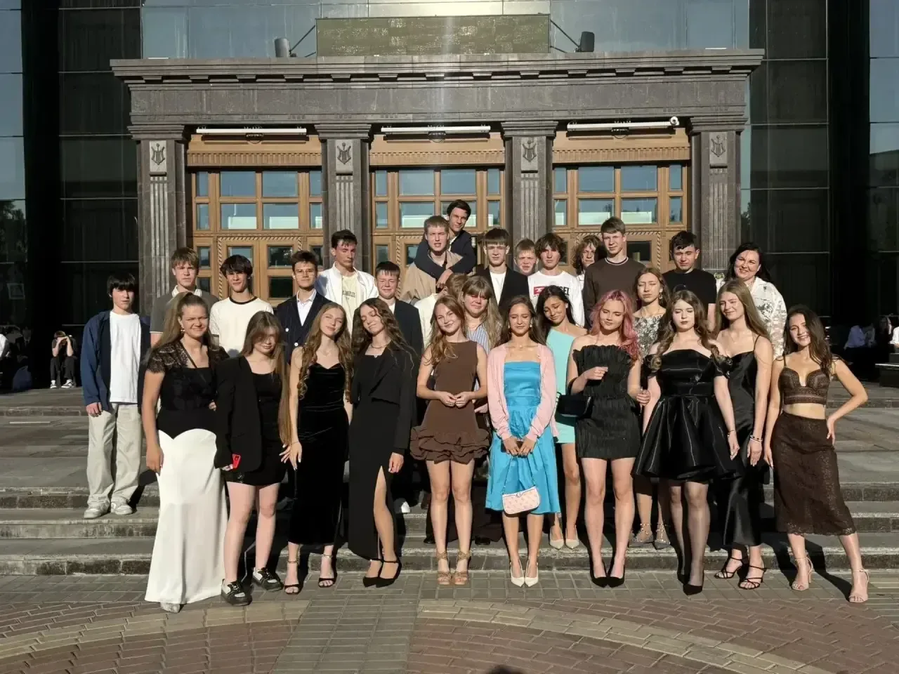 «Экскурсия в Пензенский драматический театр им. А.В. Луначарского»
Выпускники девятых классов,  их р