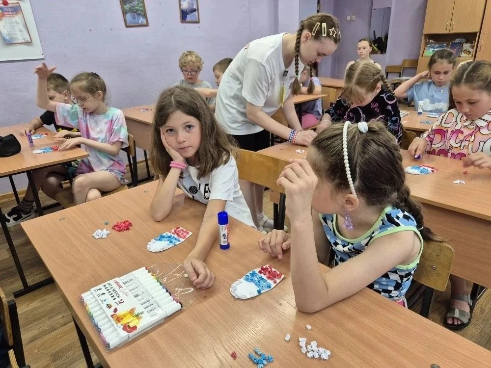 🇷🇺В образовательных учреждениях Барнаула прошли праздничные мероприятия ко Дню России

В преддвери