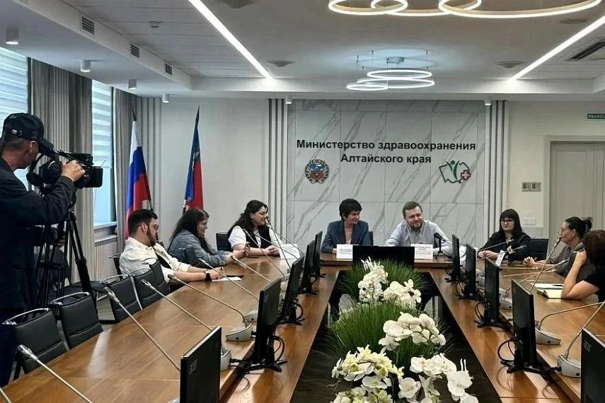 Здоровье на шести сотках: в Минздраве Алтайского края рассказали о безопасном дачном се...