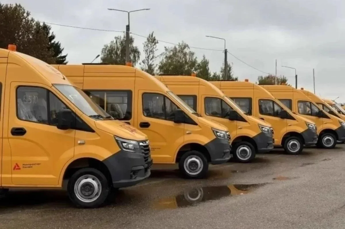Школьные автобусы получили 15 муниципалитетов Смоленской области