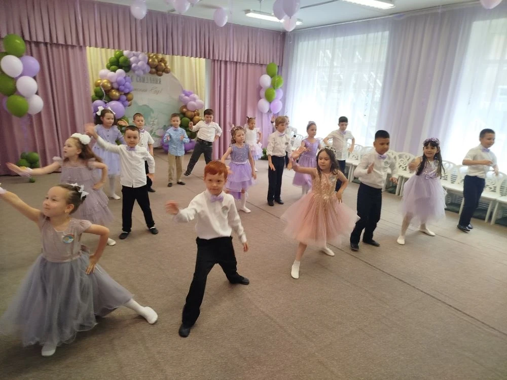 В нашем детском саду отгремели выпускные балы — трогательные и незабываемые события, ко...