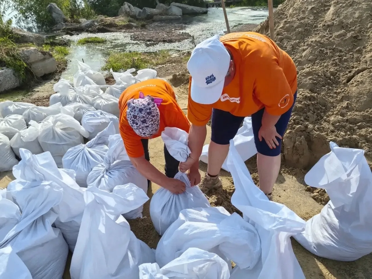 🌊Тюменцы объединились для помощи жителям в период паводка
