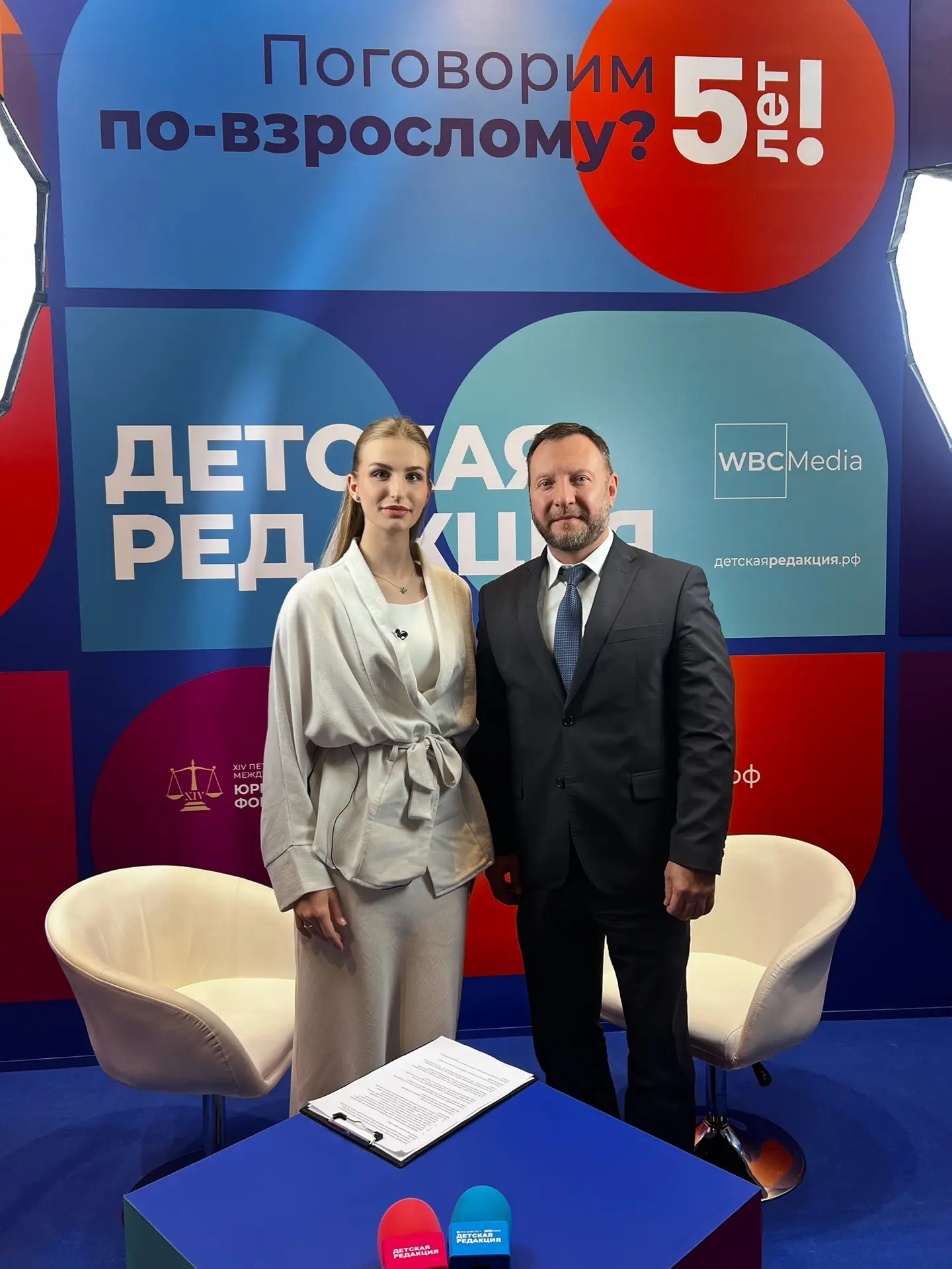 Значимый день на ПМЮФ-2026: первый курс, а уже в гуще событий! 

💥 Студентка 1-го курса Высшей школ