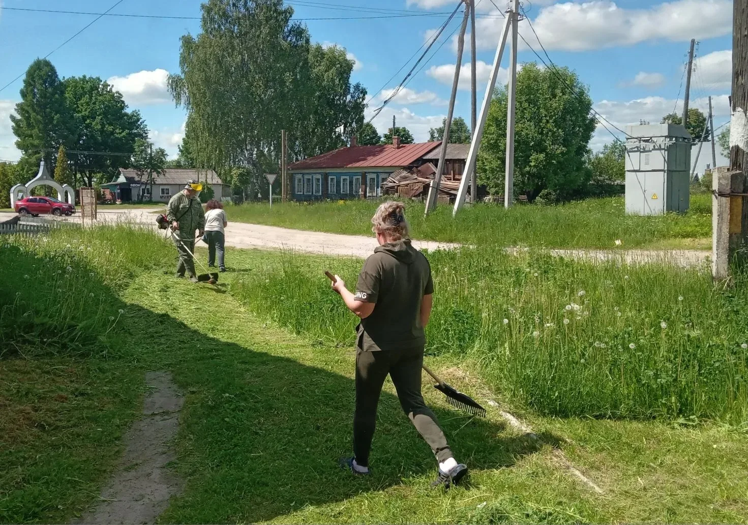 🌱🌿 5 июня сотрудники музея приняли участие в субботнике, проходившем в центре с. Мыт.