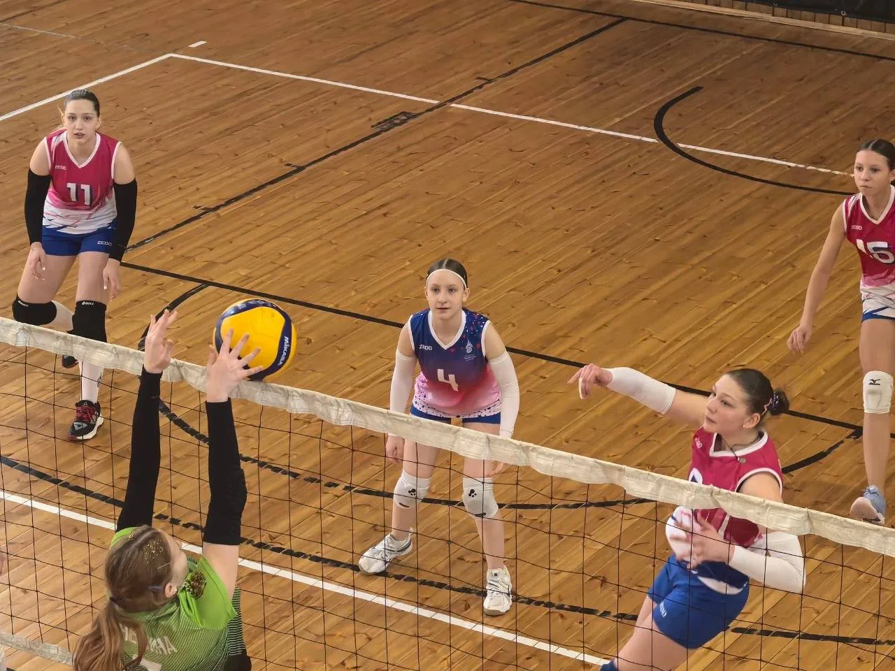 🏐 Эмоции на максимум: открытый турнир по волейболу  В Колледже РОСБИОТЕХ прошёл открытый турнир по в