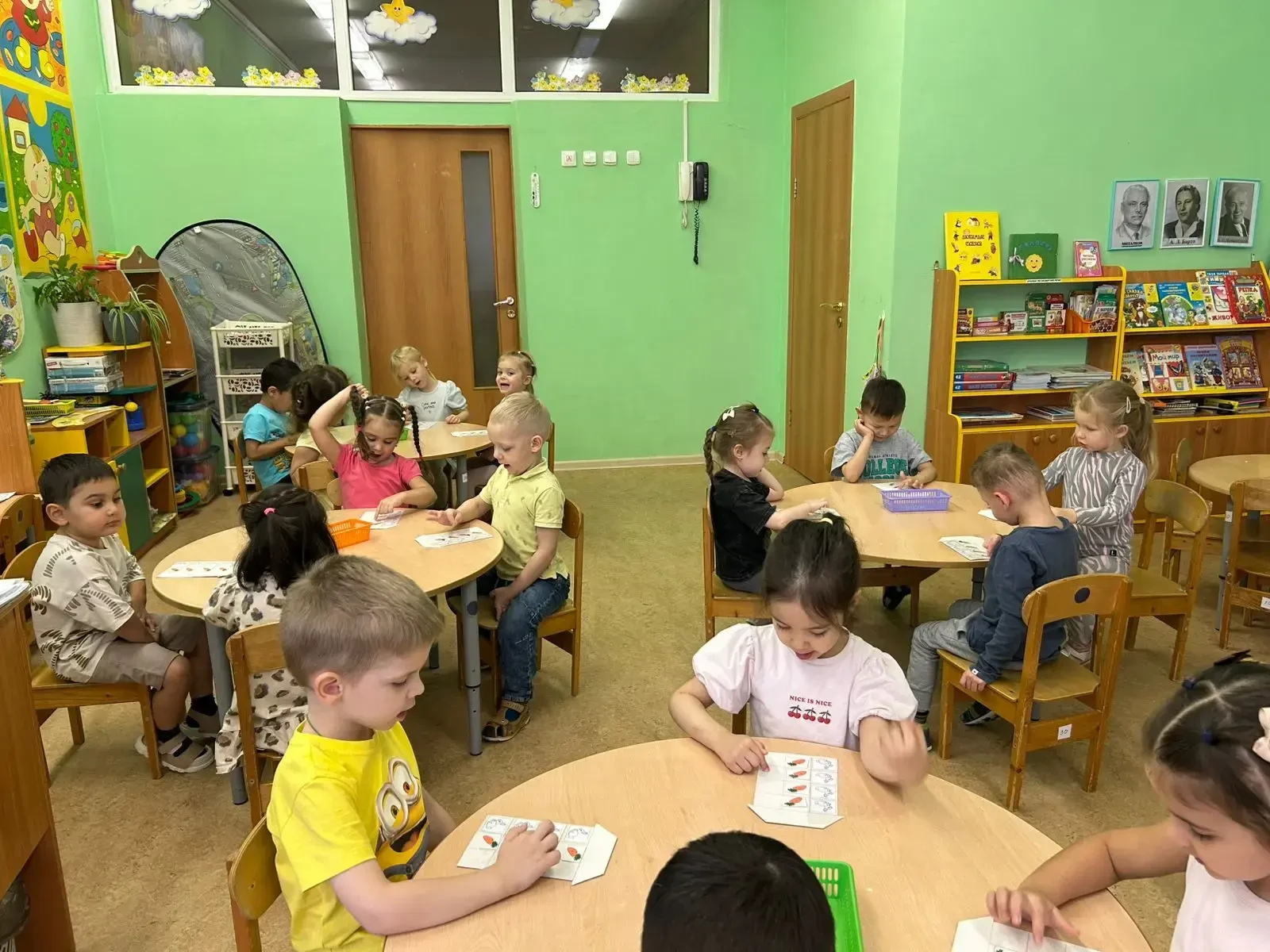 В средней группе «Звездочка» дошкольного отделения №43 прошло занятие по математическому развитию. Д