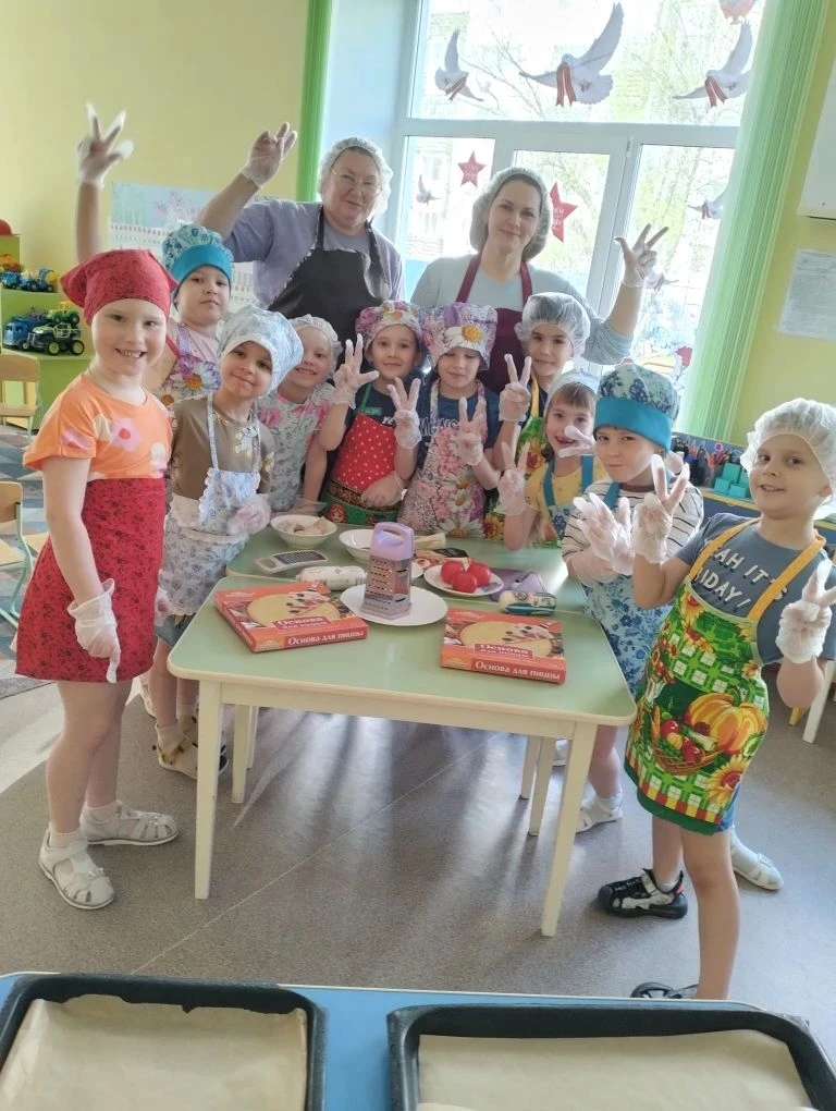 🌟🍕 В группе "Светлячки" наступил замечательный момент — мы решили освоить кулинарное искусство! 🎉