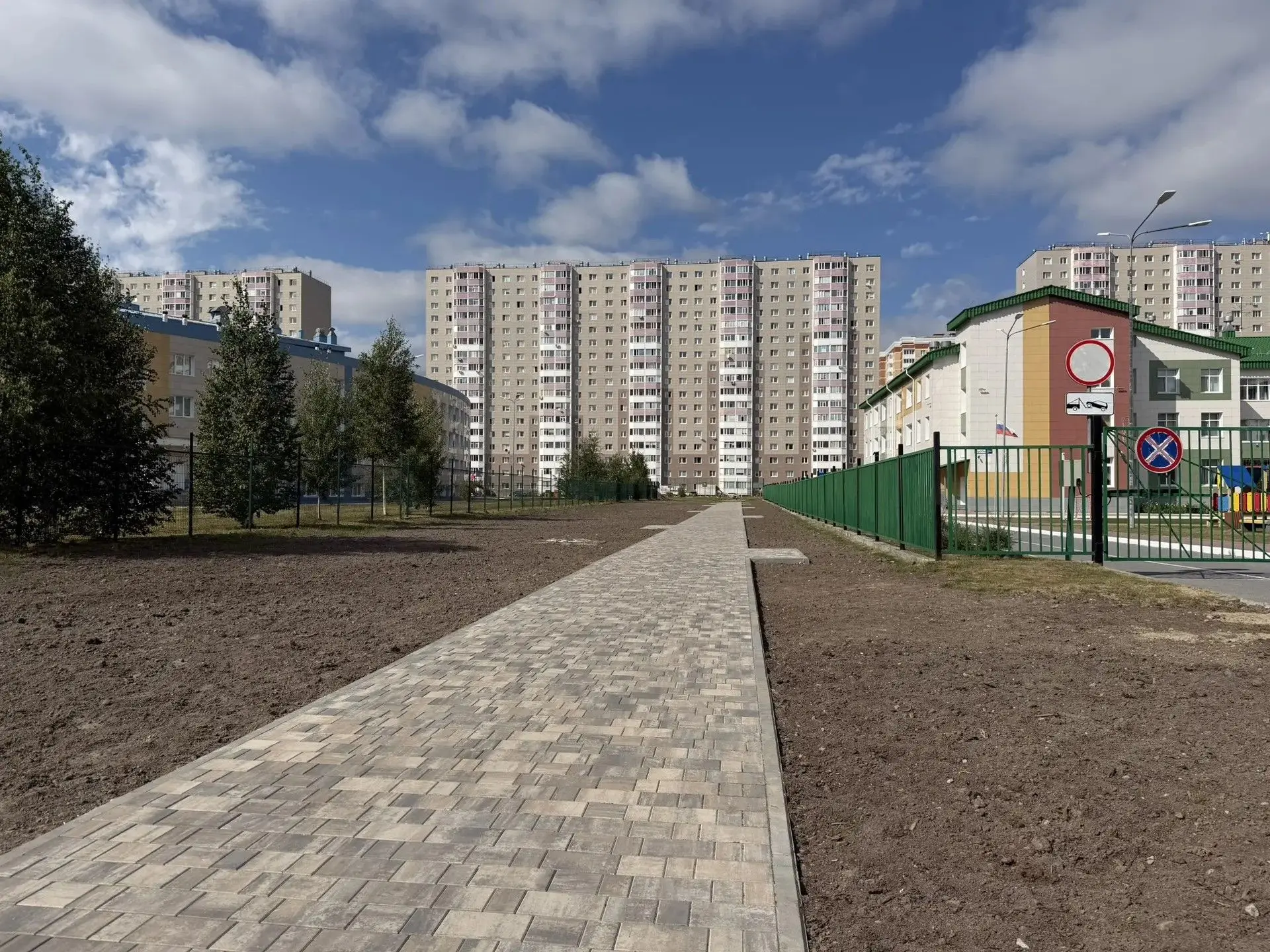 В Сургуте завершается реализация проекта «Безопасный путь к школе и детскому саду в микрорайоне 40»
