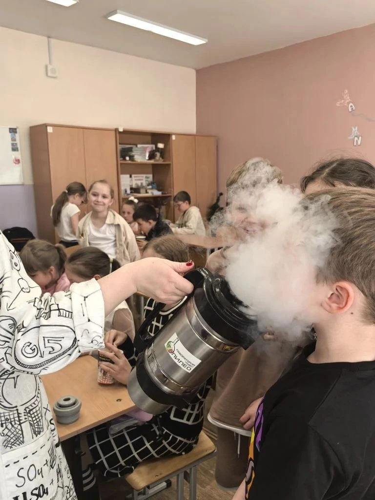 🎉 Учебный год в 3 «Г» завершился ярко — с мастер‑классом по физике! 🎉    Вчера наш 3 «Г» класс поста