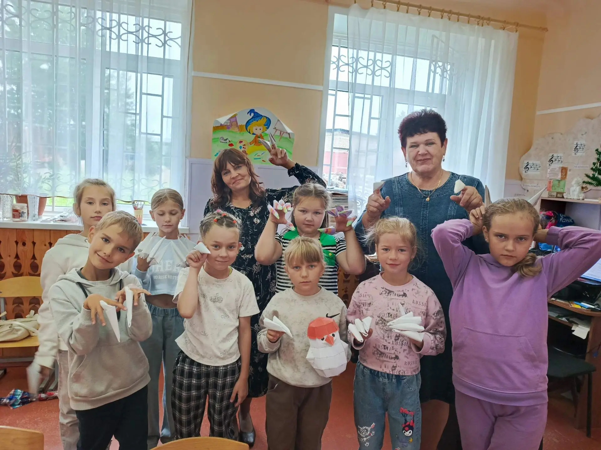 В восьмой день разновозрастного отряда "Патриот" ждало путешествие в мир птиц. Домашние...