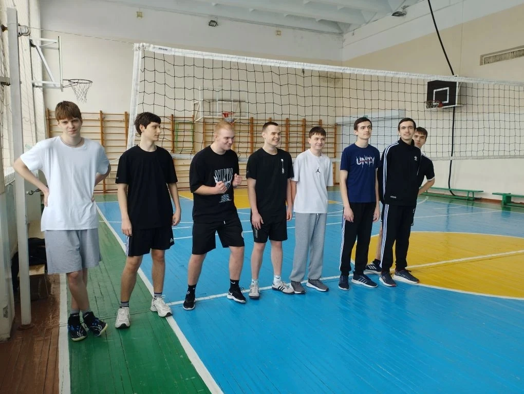 🏐✨ Сегодня в нашем спортивном зале было по-настоящему жарко!   В преддверии весенних каникул состоял