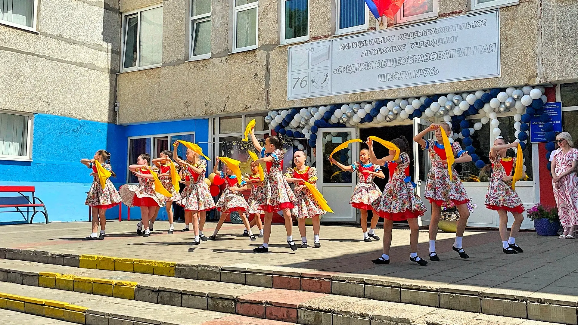 🔔 Маленькие, но такие важные шаги!  Сегодня в нашей школе прошёл трогательный праздник — «Последний 
