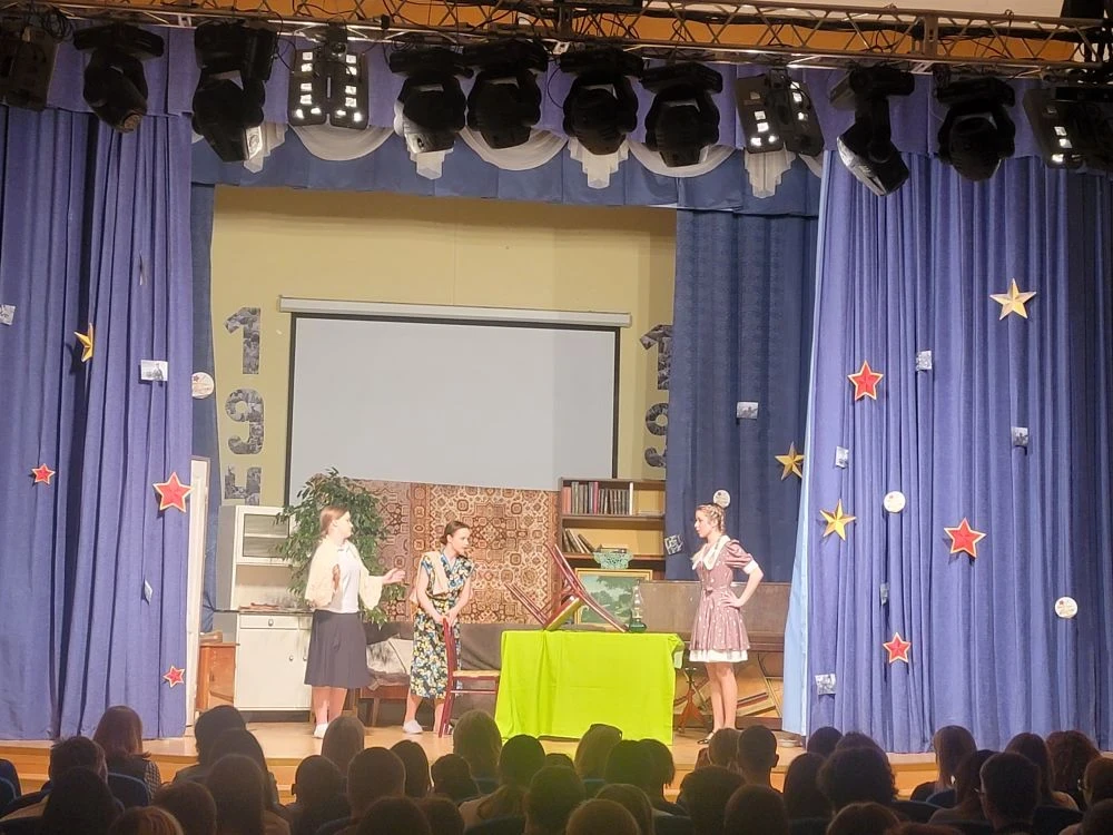 Сегодня у нашего школьного театра «Перспектива» – знаменательный день! 🎭  Состоялась долгожданная пр