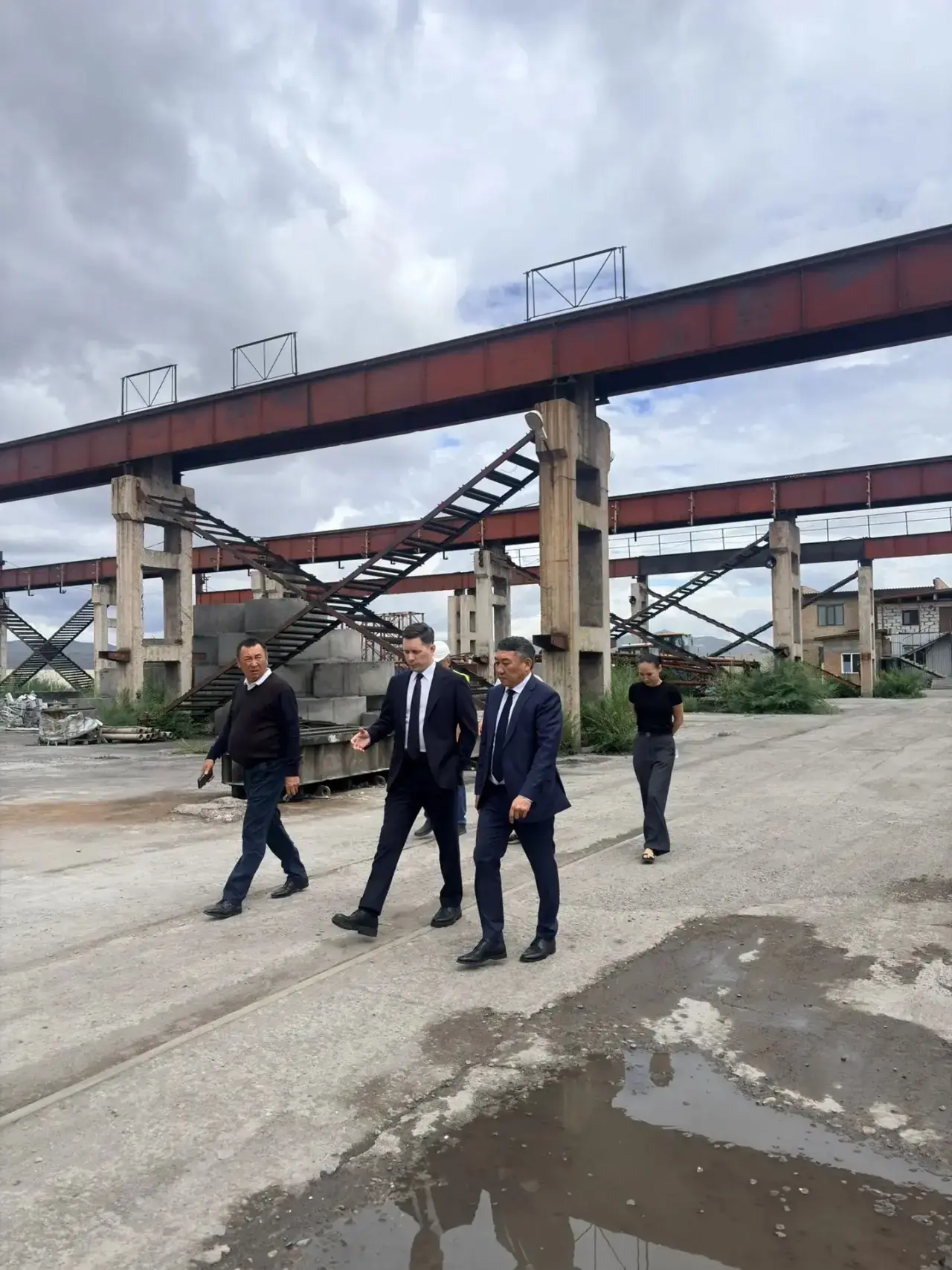 Второй точкой визита замминистра экономического развития РФ стал завод ЖБИ «Транснедро»