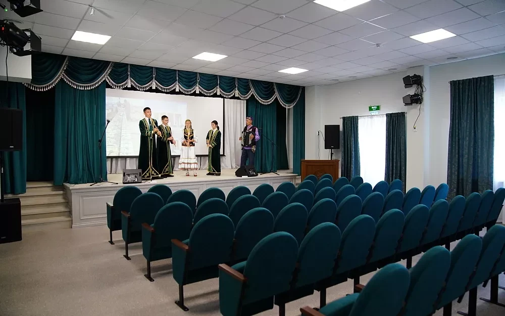 В Октябрьском состоялось открытие общественно-культурного центра