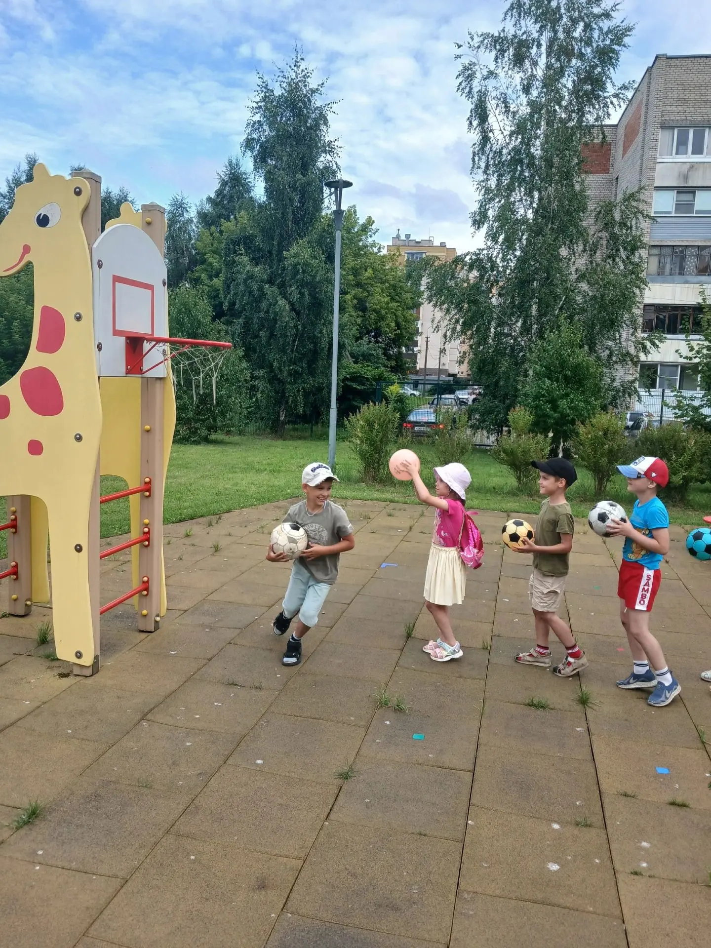 Тематический спортивный праздник"Мой весёлый, звонкий мяч".🏀
Сегодня в 10 группе состоялся День отк