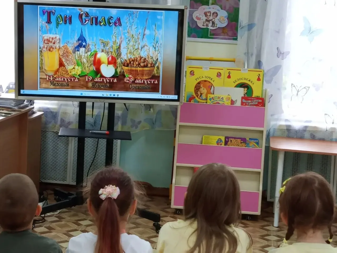 Для юных сладкоежек из подготовительной группы день превратился в настоящее медовое при...
