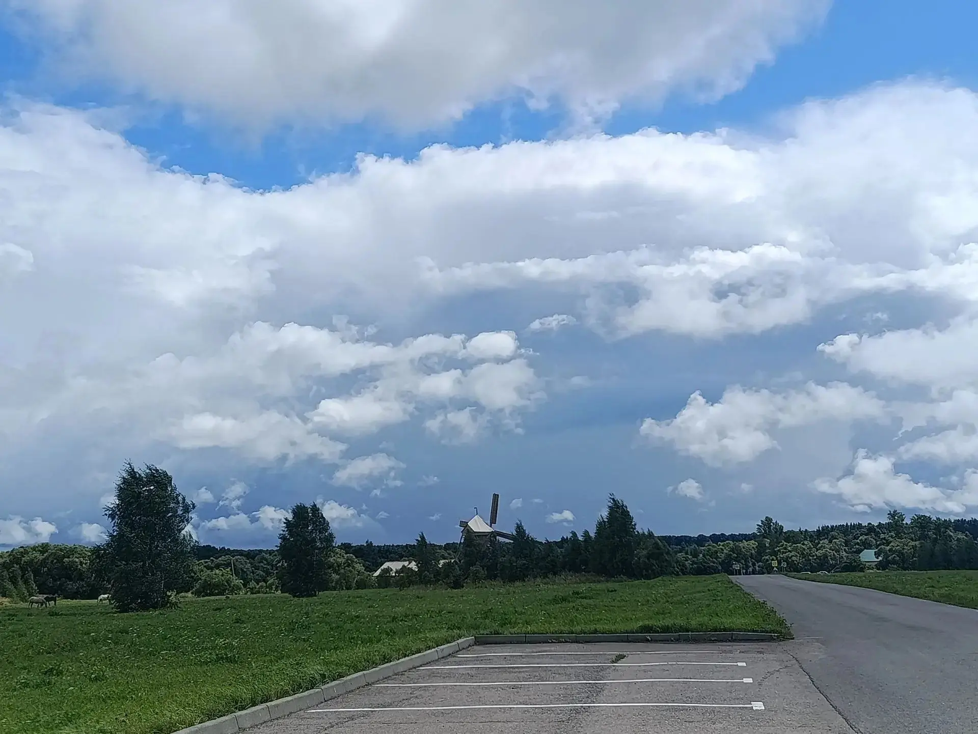 Небо в Тарханах. Приехать, увидеть и… остаться