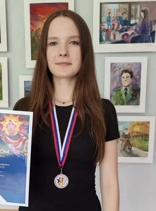 Юная киселевская художница из школы искусств Стефания Пушкарева, ученица педагога Ирины...