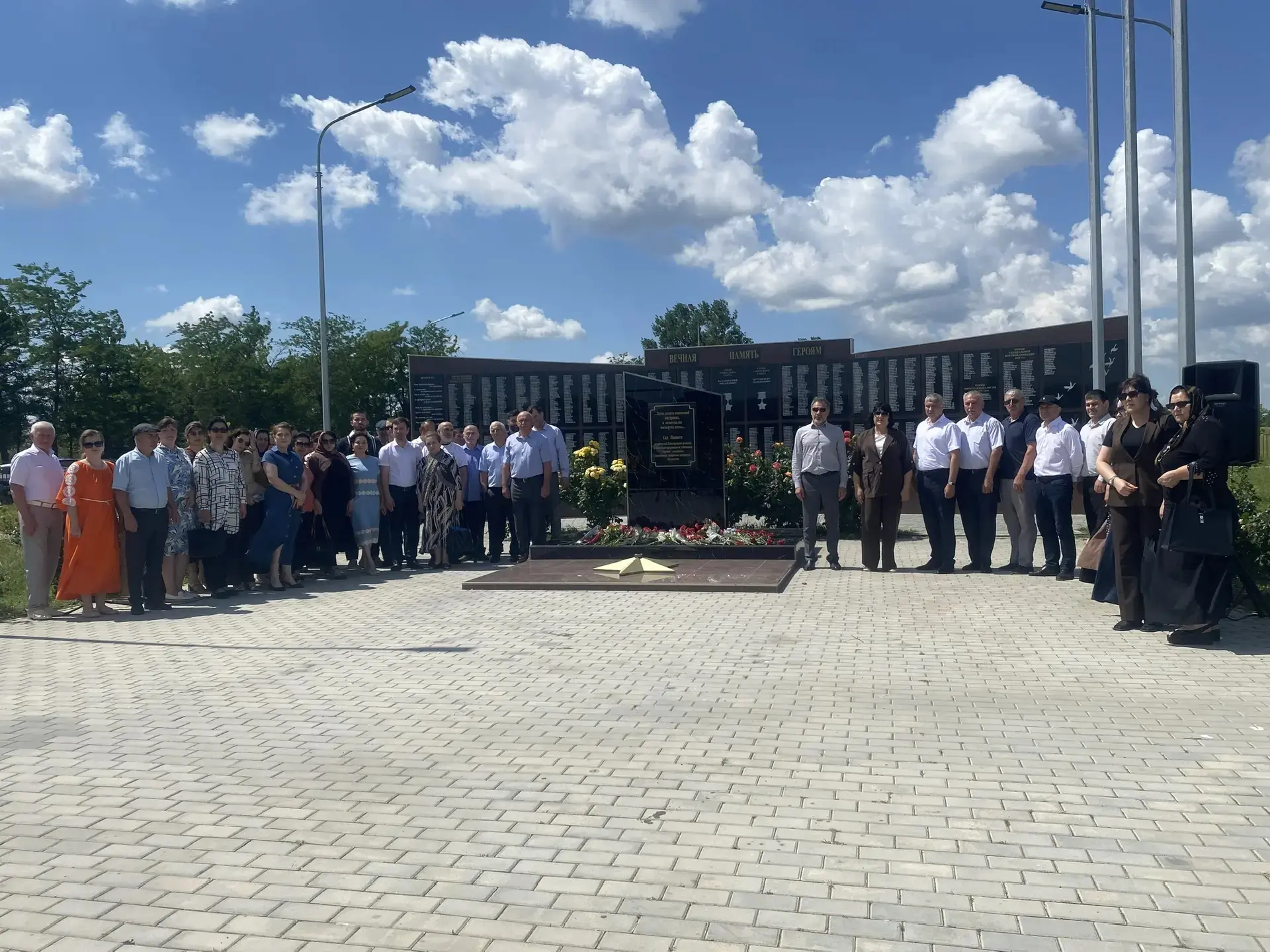 Работники Территориального комплексного центра социального обслуживания населения города Кизляра и К