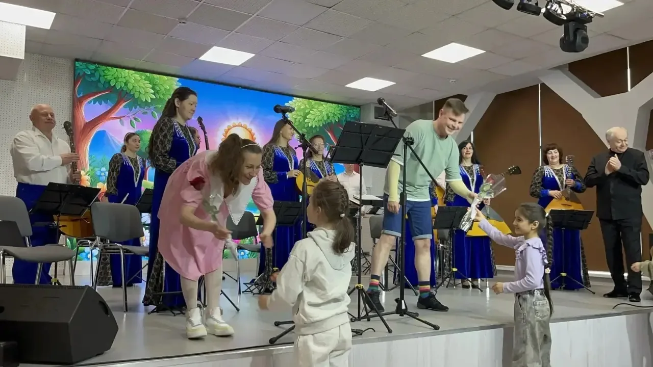 🎶 "Должны смеяться дети": как мы ходили в филармонию! 🎉

Орлята нашего лагеря посетили невероятный
