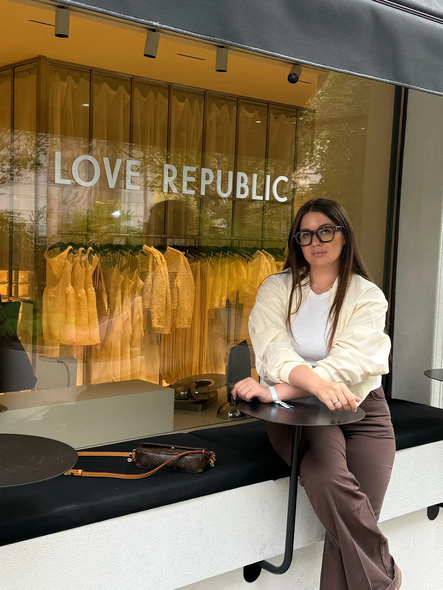 Давно не видела такого стильного и красивого пространства!😍

📍pop-up Love Republic 
Столешников пе